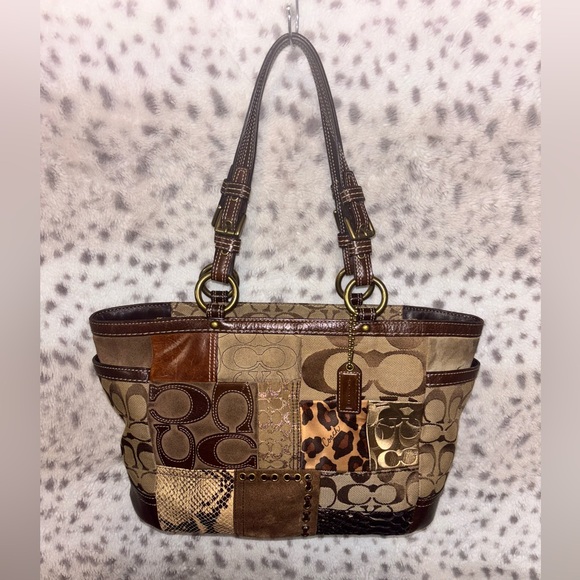 COACH VINTAGE 2007 PATCHWORK SHOULDER BAG - Picture 5 of 13